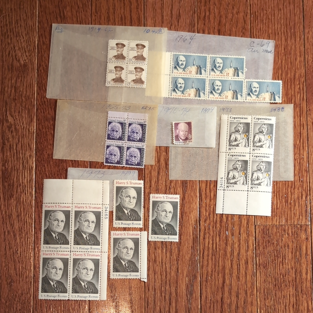 Vintage USPS 8 Cent Stamp Bundle 25 Stamps